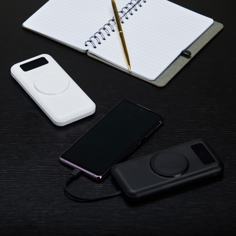 Power-Bank-10-000mAh-com-Carregamento-via-Inducao-ou-via-Cabo-17875d1-1702556234.jpg